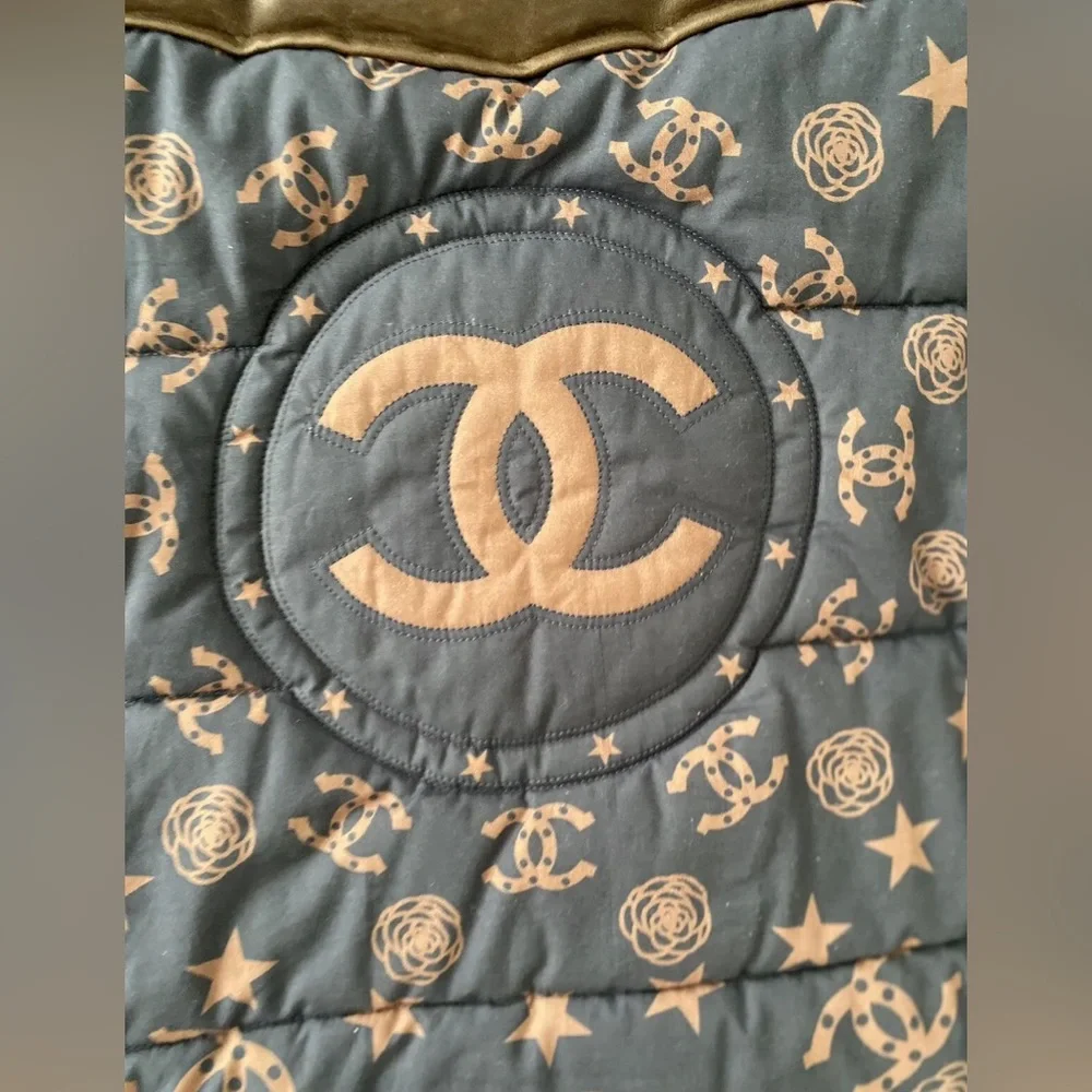 Chanel Paris Dallas Vest sz 36 - Picture 8 of 12